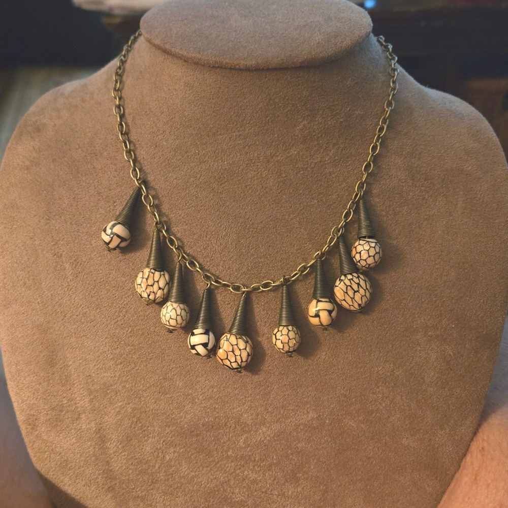 Vintage Bedizen Necklace‎ Bronze Tone Chain Stone Bead Dangle Necklace Choker St